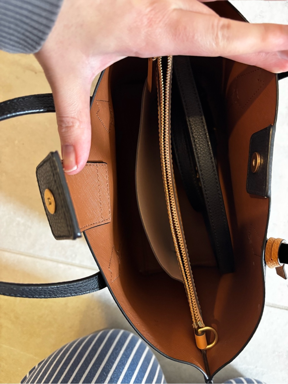 Tory Burch Perry Triple Compartment Bag - Picture 3 of 4